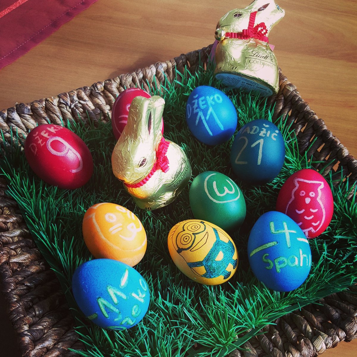 AlexLisalex14's tweet photo. Easter eggs ☺🐣🐥 @EdDzeko @OfficialASRoma @NFSBiH @anel_hadzic https://t.co/apdypuwJ7M