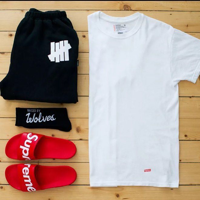 snapbackshouts's tweet image. WHITE Supreme/Hanes® Tagless Tee T Shirt Size Medium 🔥LINK IS IN OUR PROFILE OR BUY HERE -… instagram.com/p/BDbnd2HxycP/