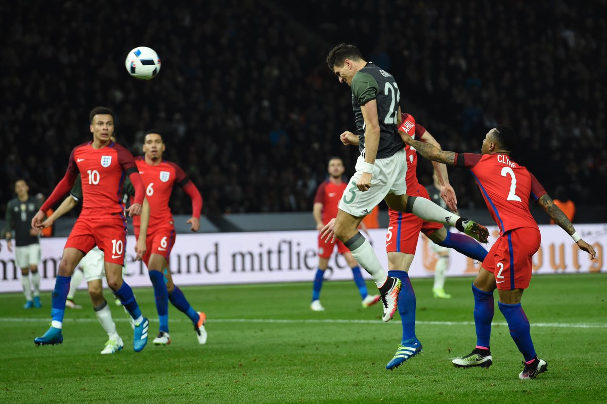 #LiveBolanet FT: Jerman 2-3 Inggris (43' Kroos, 57' Gomez ; Kane, 74' Vardy, 91' Dier)