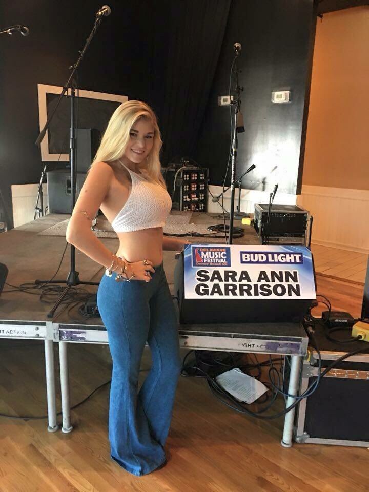 DEMusicFest's tweet photo. @SaraSings1 hits the stage at 6:20pm inside @RustyRudderDE!! Come see a @NashvilleUnivrs #ShootingStarOfTheYear!! https://t.co/mBz2Tmefoq