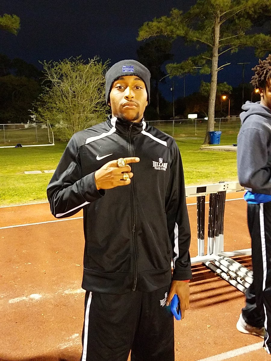 GeauxDU's tweet photo. @justhatnigga33 LT qualified for @NAIA_News nationals in the 200m @ the @GreenWaveXCTF meet #geauxbleu #injuredtoday https://t.co/SY7eTWdaWh
