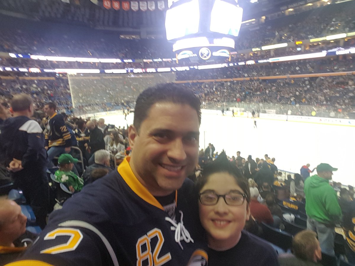 frankstrangio's tweet photo. @BuffaloSabres #sabresfandraft #sabresselfie #tweetyourseat sec 103 row 18 seats 25 26 https://t.co/3vQxOlokpt