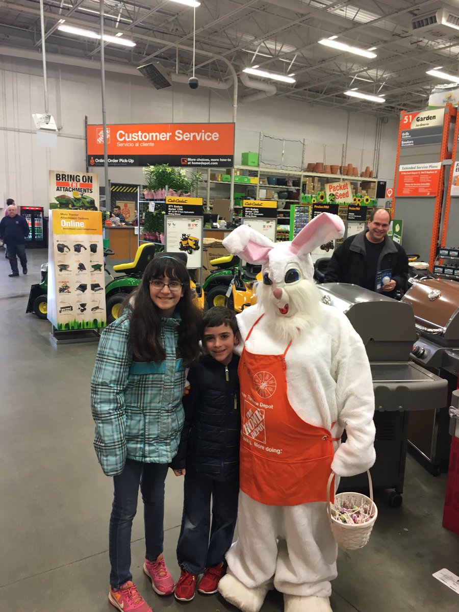 Who's that at 4282?  #makingkidssmile #customerexperience @marantes1 @KJChamberland