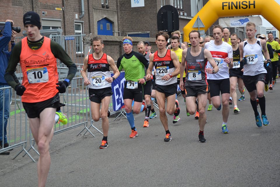 MarcGelder's tweet photo. Nog 3dgn-40e #Condensloop #Leeuwarden #lionitas @Hardloopmaatjes @HupLopen https://t.co/heKeycgaEF https://t.co/Bbd1aZLJGS