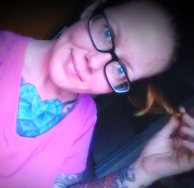 #saturdayselfie #nomakeup #rainyday jus catchin up on laundry &amp; hangin with My kiddos :) https://t.c<a href="/tag/saturdayselfie"class="tags">#saturdayselfie</a><a href="/tag/nomakeup"class="tags">#nomakeup</a><a href="/tag/rainyday"class="tags">#rainyday</a>