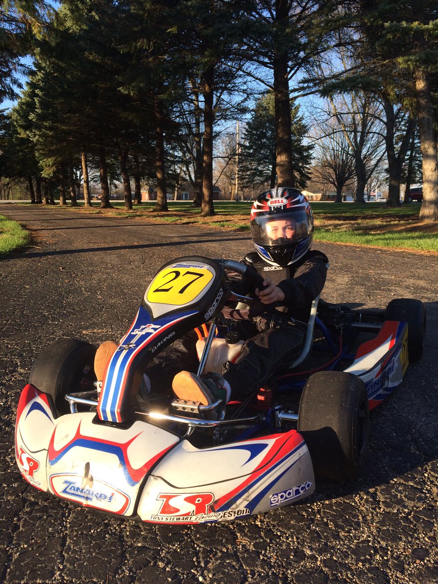 Yikes <a href="/scottdixon9/">Scott Dixon</a>  &amp; <a href="/EmmaDaviesDixon/">Emma Davies Dixon</a> ! <a href="/daddyhouk/">Kevin Houk</a> has taken the leap &amp; bought Ayrton his first race kart! Woot!