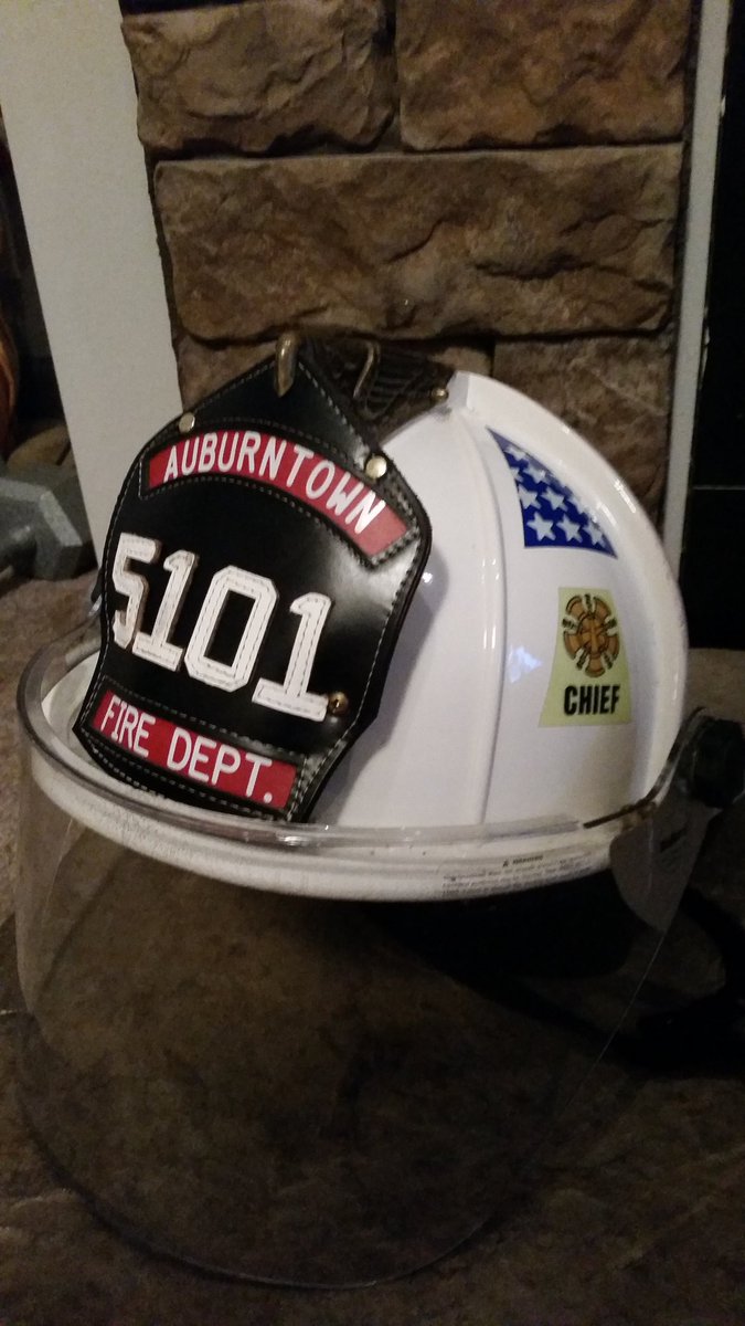 AVFD5151's tweet photo. Tryin to do right by the helmet! #AVFD #51 #Keepusmovingforward https://t.co/UTMucneMQY