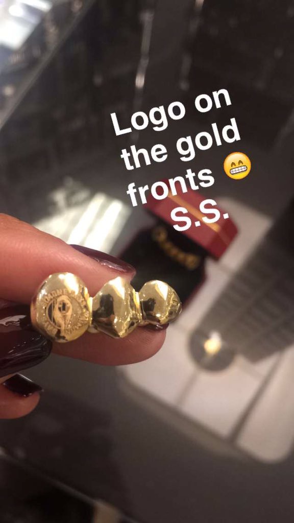 S/O to David &amp; fam <a href="/MileHighJeweler/">Mile High Jewelers</a> 's for the new gold fronts with my logo engraved! #SimoneSays 😁