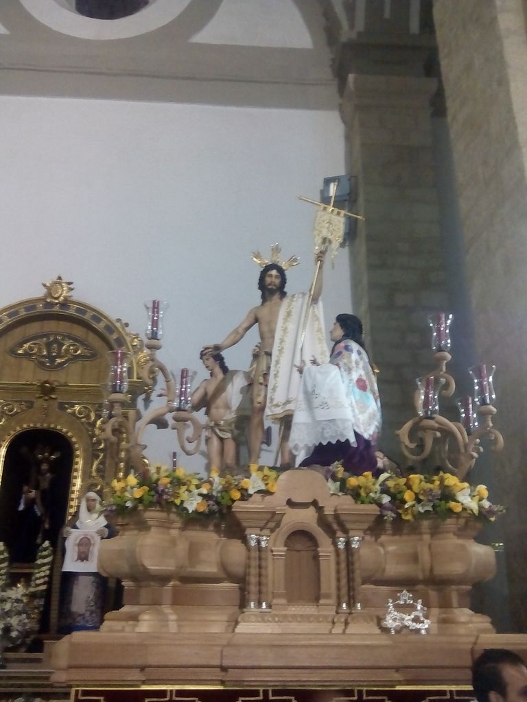 gjresutorre's tweet photo. El señor de la resurrección también ya luce glorioso a la espera de mañana. https://t.co/j9Ga9xT2wJ