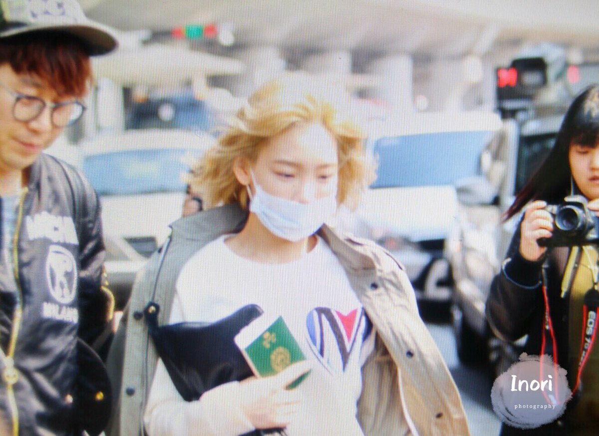 [PIC][27-03-2016]TaeYeon trở về Hàn Quốc vào trưa nay Ceh5KGyW8AA6il7