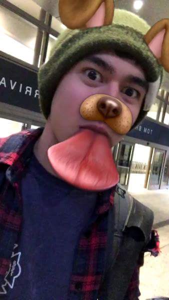 seraph_hearteu's tweet photo. Isn't he the cutest guy? Lol WIN FOR 5SOS #5SOSFam #BestFanArmy #iHeartAwards #CalumAppreciation https://t.co/ORXOzsU9f1