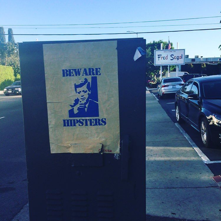 StArtEverywhere's tweet photo. Indeed. #la #melrose #bewarehipsters #streetart #streetartla by jessandhen https://t.co/fWhCGi7V8W