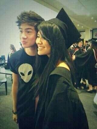 inactiveAf09's tweet photo. Mali and Calum 
Awww... ❤️❤️
 #CalumAppreciation
#5SOSFam #BestFanArmy #iHeartAwards 
WIN FOR 5SOS
5SOS FAM SPAM https://t.co/wQLCqDFfMk