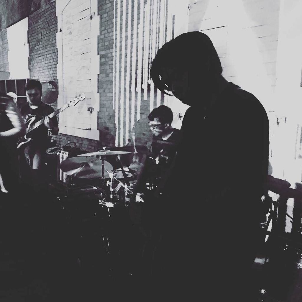 V^ (@vincentvegaband) on Twitter photo 