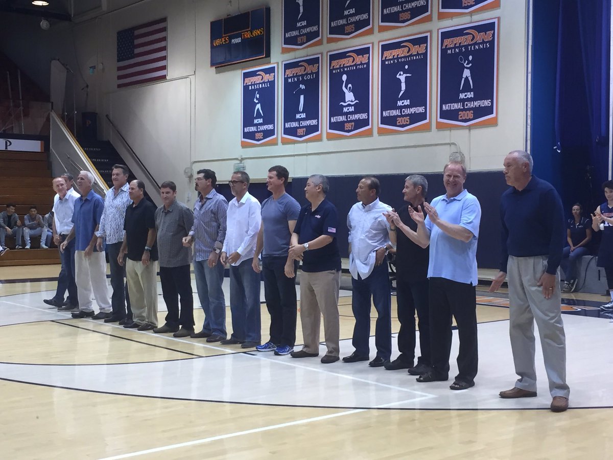 PepperdineMVB_'s tweet photo. The 1985 and 1986 NCAA Champions themselves! #RollWaves #OnceAWave #ForeverAWave https://t.co/FZU2HWGlxL