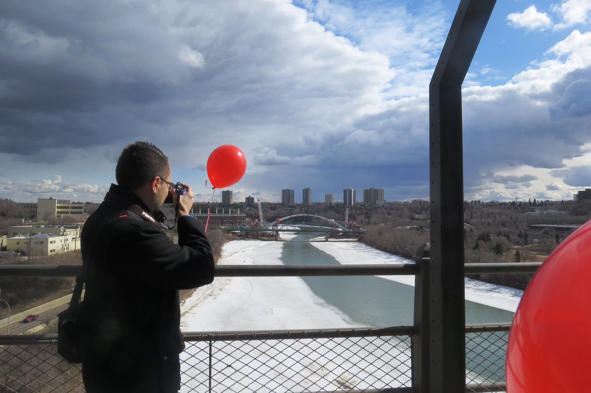 enviromichele's tweet photo. There weren't 99, but it was close! #bridgesandballoons #photography #walkabout in #yeg @ideadave #everythingyeg https://t.co/y5r8FqbdgT