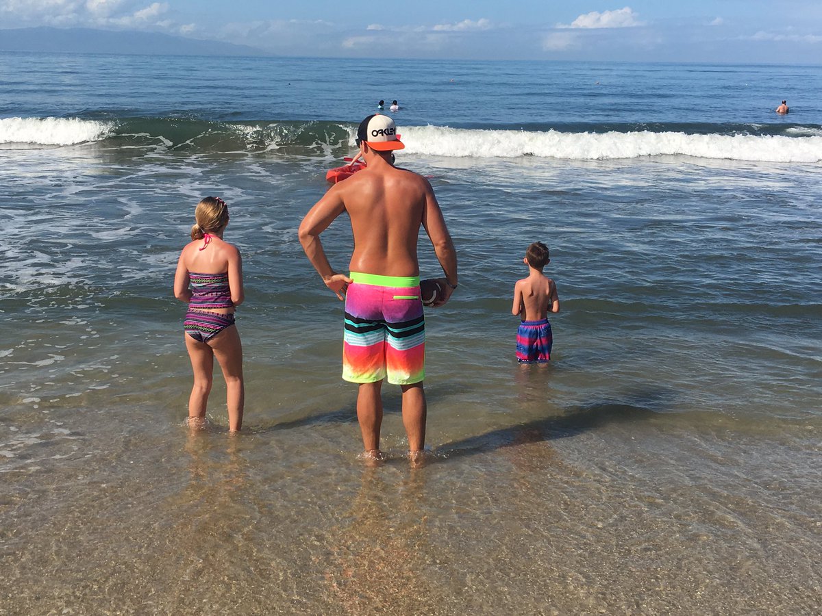 chaleygravett's tweet photo. Puerto Vallarta 2016 @schultz_chaley https://t.co/hCBlbS1Irt