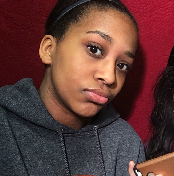 cloudydani's tweet image. #SDKFollowParty I&apos;m mad late but what&apos;s up I&apos;m Danielle but go by Dani mostly. Also Sobes is highkey my fav💗😎