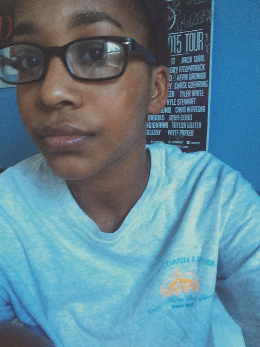 cloudydani's tweet image. #SDKFollowParty I&apos;m mad late but what&apos;s up I&apos;m Danielle but go by Dani mostly. Also Sobes is highkey my fav💗😎