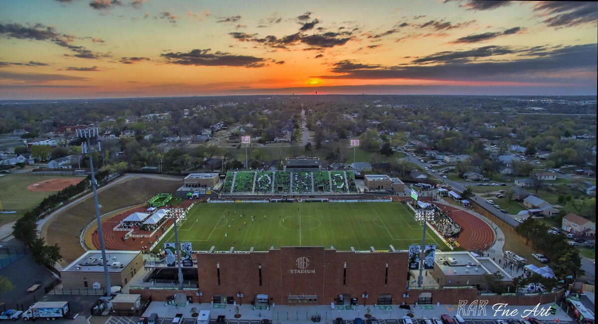 2explorers's tweet image. Sunset over Taft stadium during the @EnergyFC season opener. @DJIGlobal #richardrowephoto @dronebois @MrsTaos