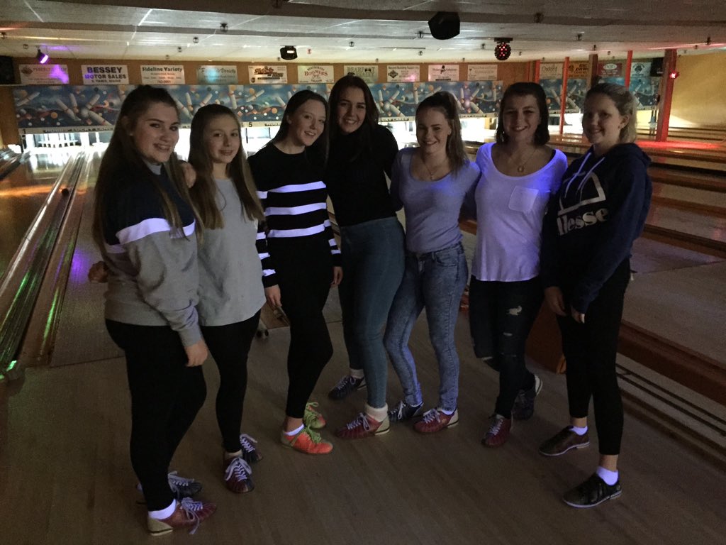 STMartinsSchPE's tweet photo. SAINTS owned the bowling tonight #strike #spare #niceshoes 🎳 https://t.co/spkTSMr3xD