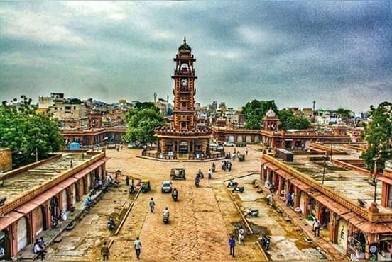Purohitdeep89's tweet photo. #Clock_Tower!
#Blue_City #Ghanta_Ghar
#Girdi_Coat #Jodhpur
#Looks_Beautiful
#GoodMorning
#Believethat https://t.co/IpIj47hwnX