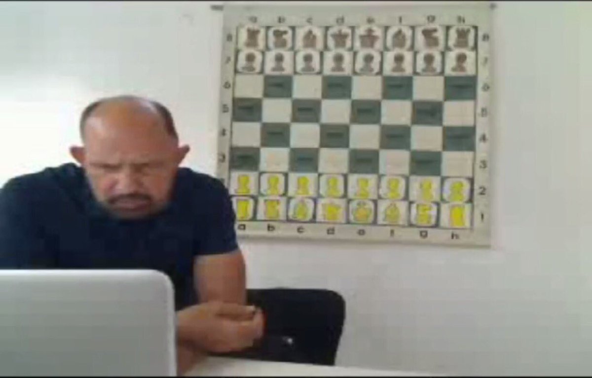 fenamac's tweet photo. M.I. Ramón Huertas Soris en los comentarios de las partidas en vivo https://t.co/e5m9P0LNDh https://t.co/c2kA897C2b