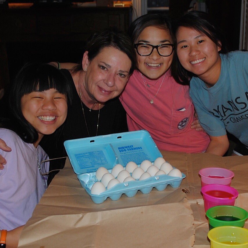 ChefClubBox's tweet photo. One of favorite holiday traditions: dying eggs for Easter! #RemmiCooks https://t.co/K4kkw1WwmD