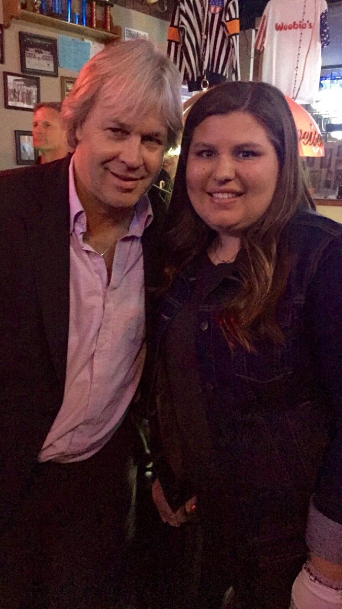 AnnaS1297's tweet image. The Stanley Cup got to chill at my dads bar for an hour &amp;amp;  Phil's my dude❤️🏒 #BecauseItsTheCup #StanleyTakesSmittys