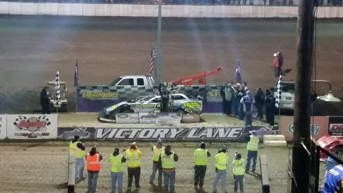 pe_davis1's tweet photo. He SWEEPS! $15,000 #ThawBrawl Night 2 feature winner at @LaSalleSpeedway  3s Brian Shirley #OneNationOneDirt https://t.co/ZytNNNap7r