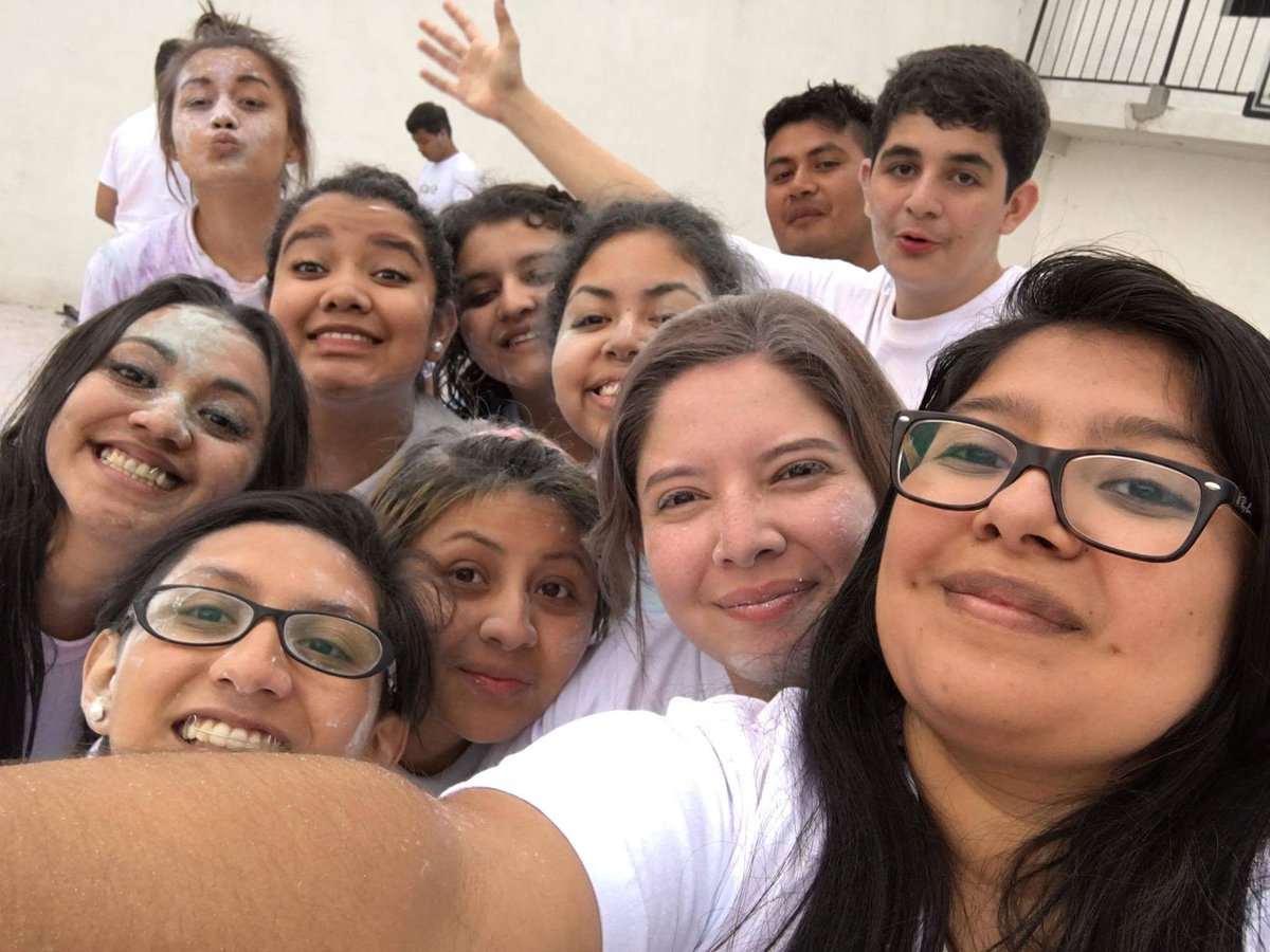 GabyMorales__'s tweet image. 😛💣💥🎉
#NowSummer #NowColor #Panajachel #Friends