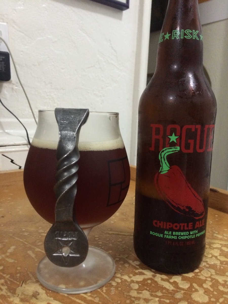 VanillaScott's tweet photo. It's Saturday night @RogueAles Let's do this! #craftbeer #chipotleale #Rogue https://t.co/feTobnxW7u