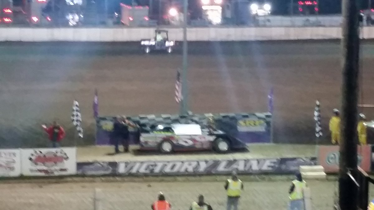 pe_davis1's tweet photo. Late Model Non Qualifier feature winner on Night 2 of 5th Annual #ThawBrawl R5 Hunter Rasdon #OneNationOneDirt https://t.co/t9xle3qTko