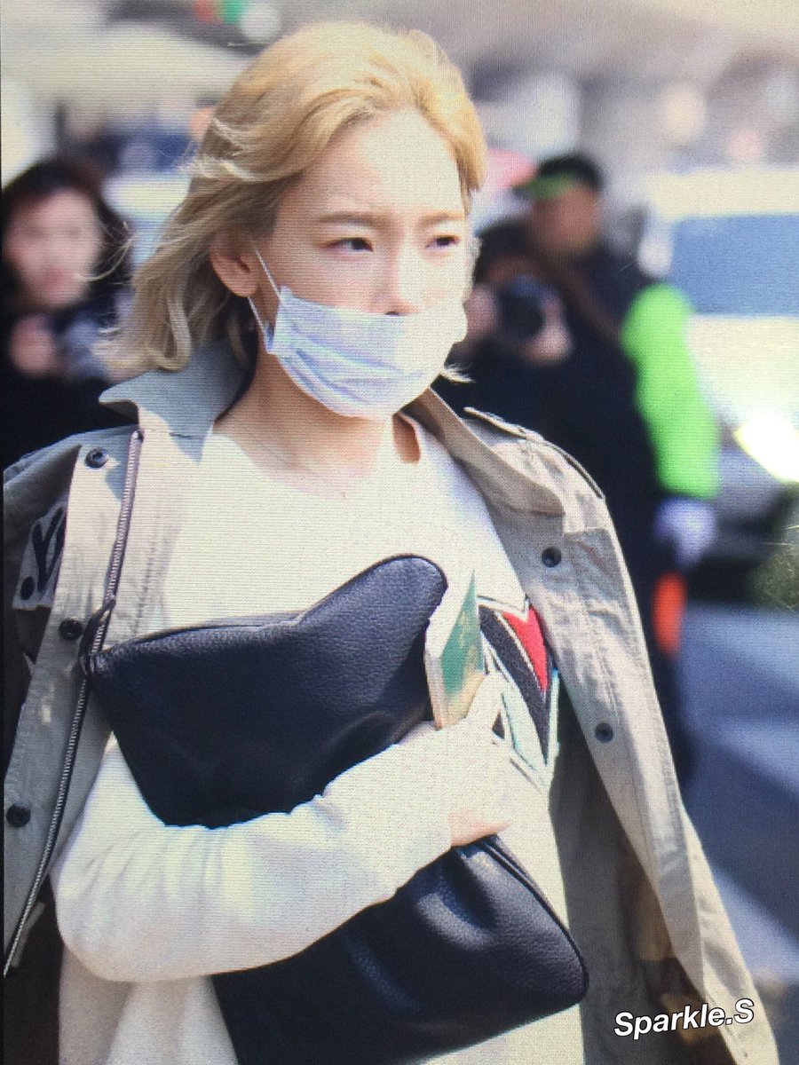 [PIC][27-03-2016]TaeYeon trở về Hàn Quốc vào trưa nay Cehvq8GWEAA5mQV