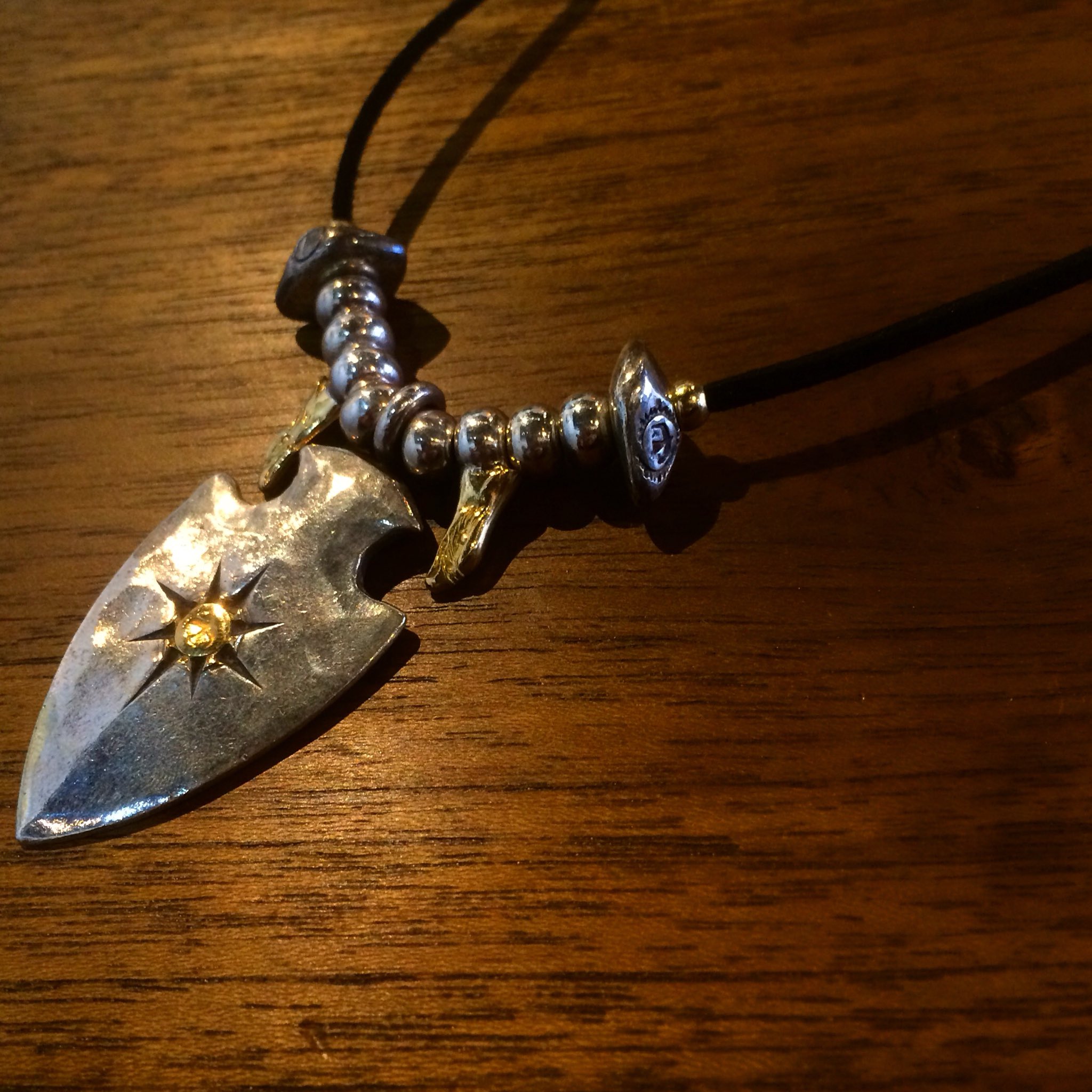 ゴローズgoro's矢じり大 goro's（ゴローズ） 【オールド】 メタル付き矢じり大 ペンダント