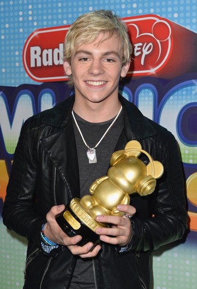 TDELatinoA's tweet photo. RT por la primera vez de Ross a los RDMA! -B

I vote for #R5 #YouKnowYouLoveThem @radiodisney https://t.co/OmvWX06aFk