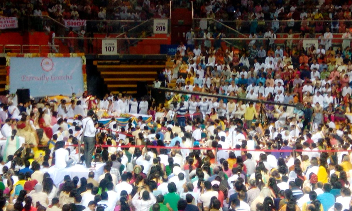 VaibhavNegi85's tweet photo. Rudrapuja n volunteer meet with gurudev @SriSri earlier today #wcffever #SriSriIndiasPride #WCF2016 #wcfmoments https://t.co/rd3RwxP50r
