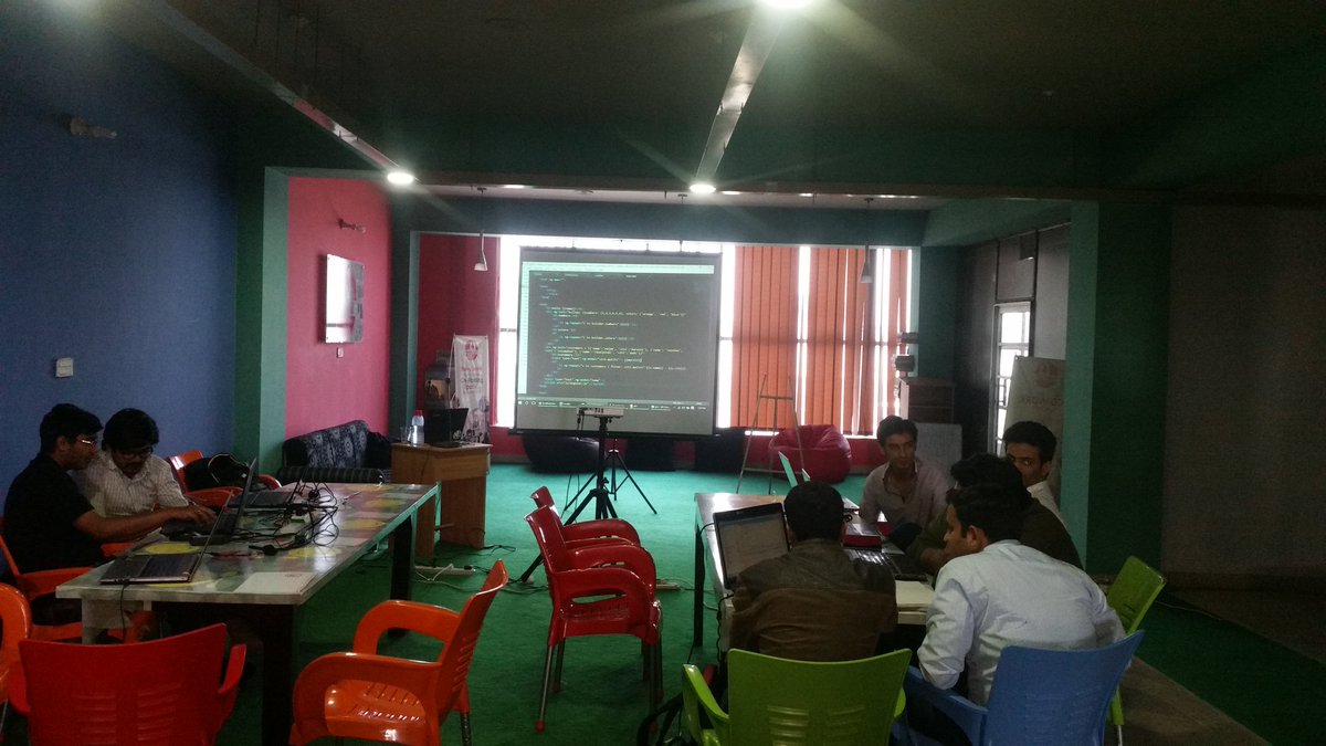 Waqas_Sahab's tweet image. @najamsikander @codebarpk @JumpStartPk @launchpad_7 @angularjs session