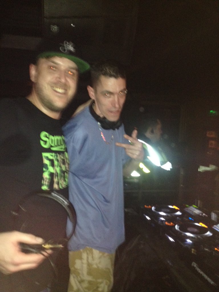 stacitayler's tweet photo. #awol @jmanikuk #thequbeproject  🎶✌️#dnb https://t.co/4qxtqCy2cd