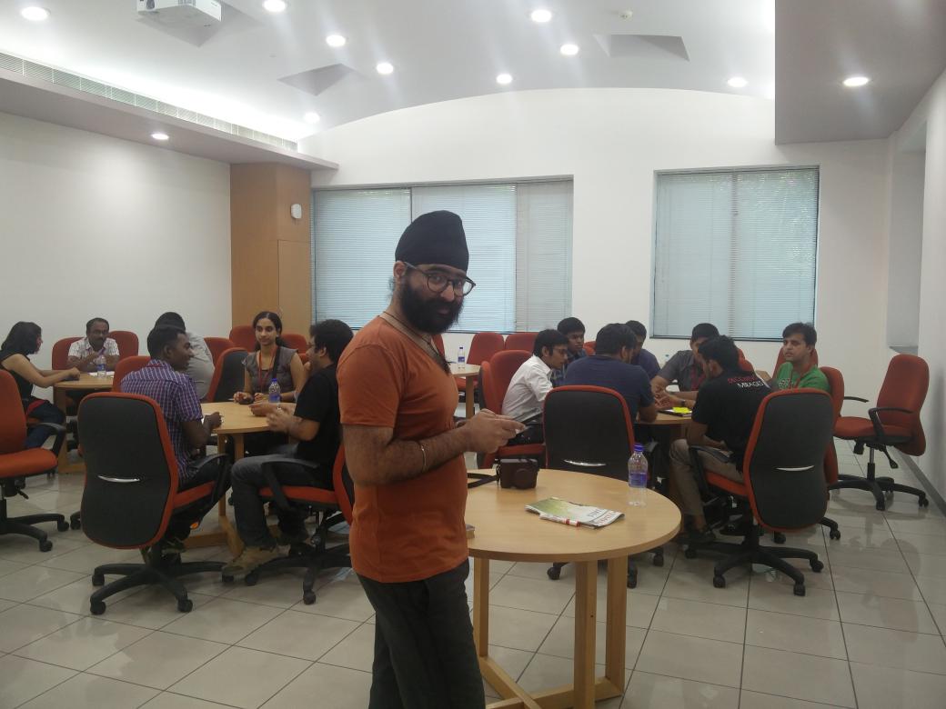 join2manish's tweet photo. .@sartajanand conducting a #TEDxWorkshop with the Licensees on how to conduct a #TEDx conference
#TEDxAtInfy #unconf https://t.co/gD1ZxhVYeY