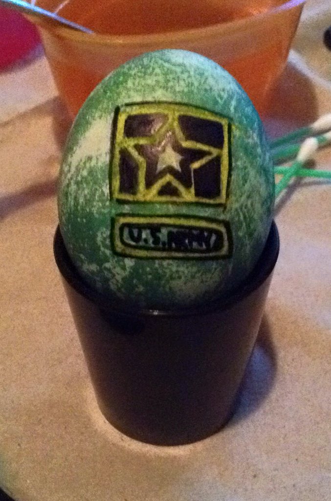 DarrianneSpires's tweet photo. Supporting him while he's away.
#Army #GoArmy #ArmyStrong
#Easter #EasterEgg #EggDesign https://t.co/h1syypSojv