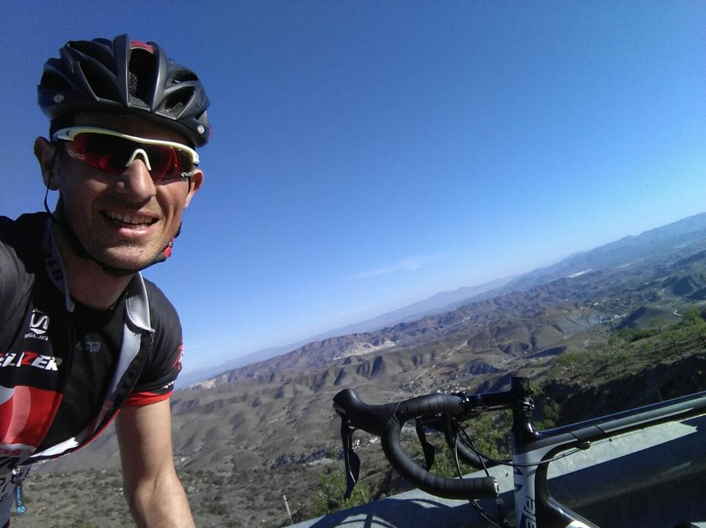 PardoRubioSanti's tweet photo. #ciclismo y #vacaciones en #mojacar repetimos seguro #cannondale #creatumeta!!!! Vamossssss!!!! https://t.co/QKXqW2aVFI