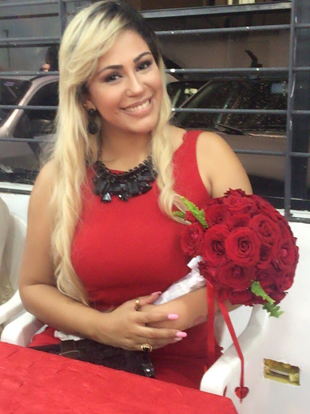 BlogPerolakah's tweet photo. Peguei o buquê 🌹🌹🌹 https://t.co/1tcv0ZUpXb