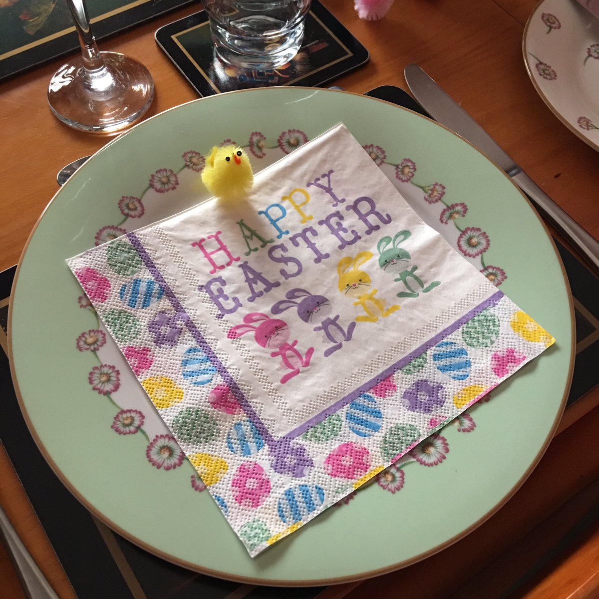 samara_au's tweet photo. Wishing you and your loved ones a very happy and safe #Easter holiday! https://t.co/IpHcEAAf2E