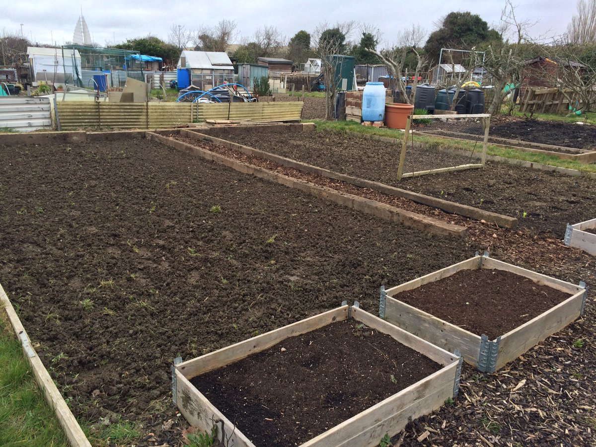 warrenbports50's tweet photo. Soon be time to get some serious #allotment time in now the digging is done #ontheplot #growyourown https://t.co/88VBkOtWfL