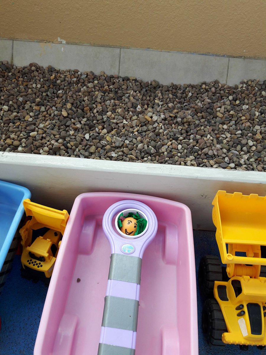 KidsAcademy_UAE's tweet photo. All are set for #Egghunting #expressingart&design #choosingcolours @KidsAcademyUAE #Bateen https://t.co/BcInF4zwUt