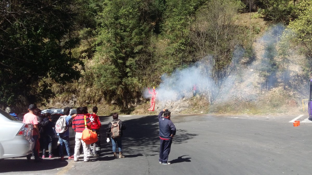 TeT_MContreras's tweet photo. Día 3 en el operativo de #SemanaSanta2016 La Cañada-Cuarto Dinamo @Fer_MercadoG @DelLaMagdalenaC https://t.co/YdB4dOXspM