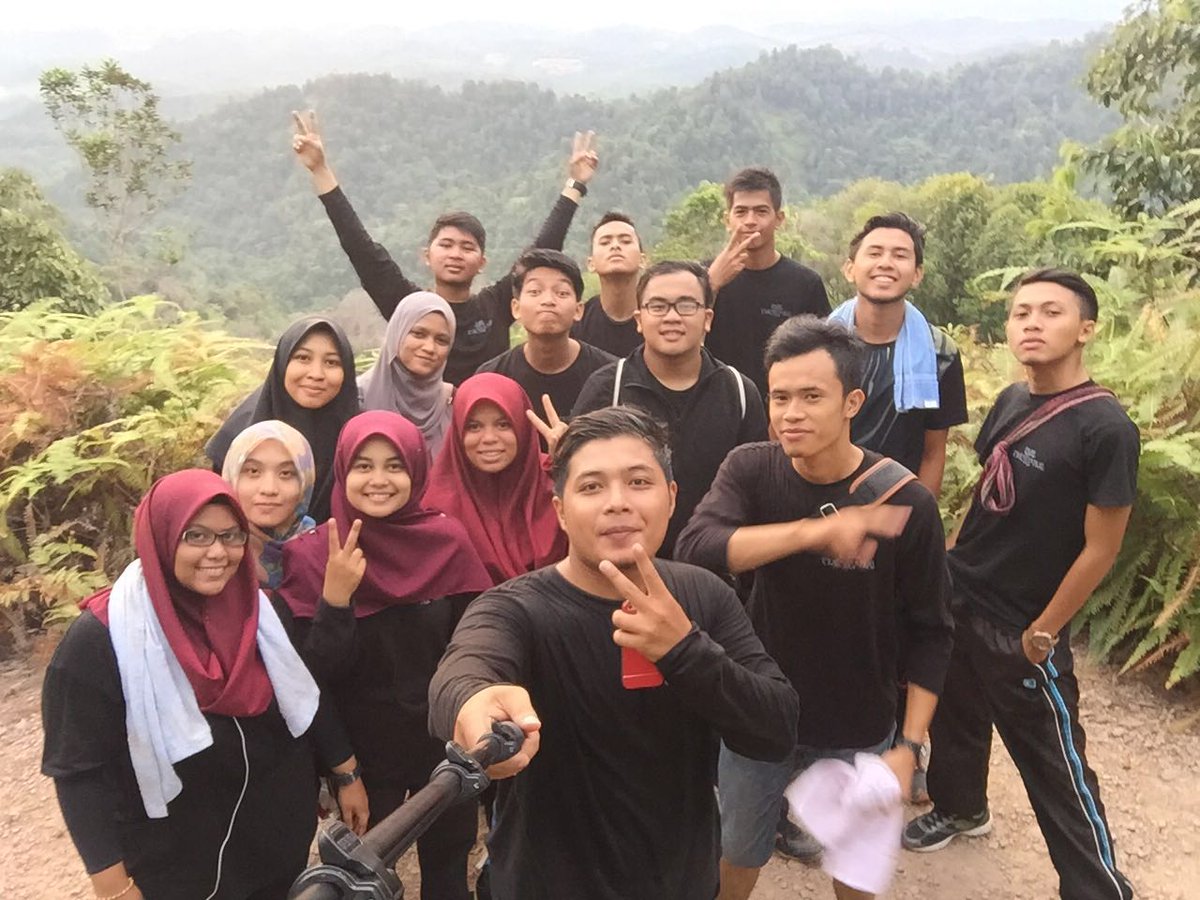 broeess's tweet photo. Paling suka dkt ats nihh π π #repost #win #hillstop @EfahNinie Dayat,Haziq, Aiena, Siah, Sarah, K Nurul, Fatin, Wani https://t.co/fZWOblCSIu