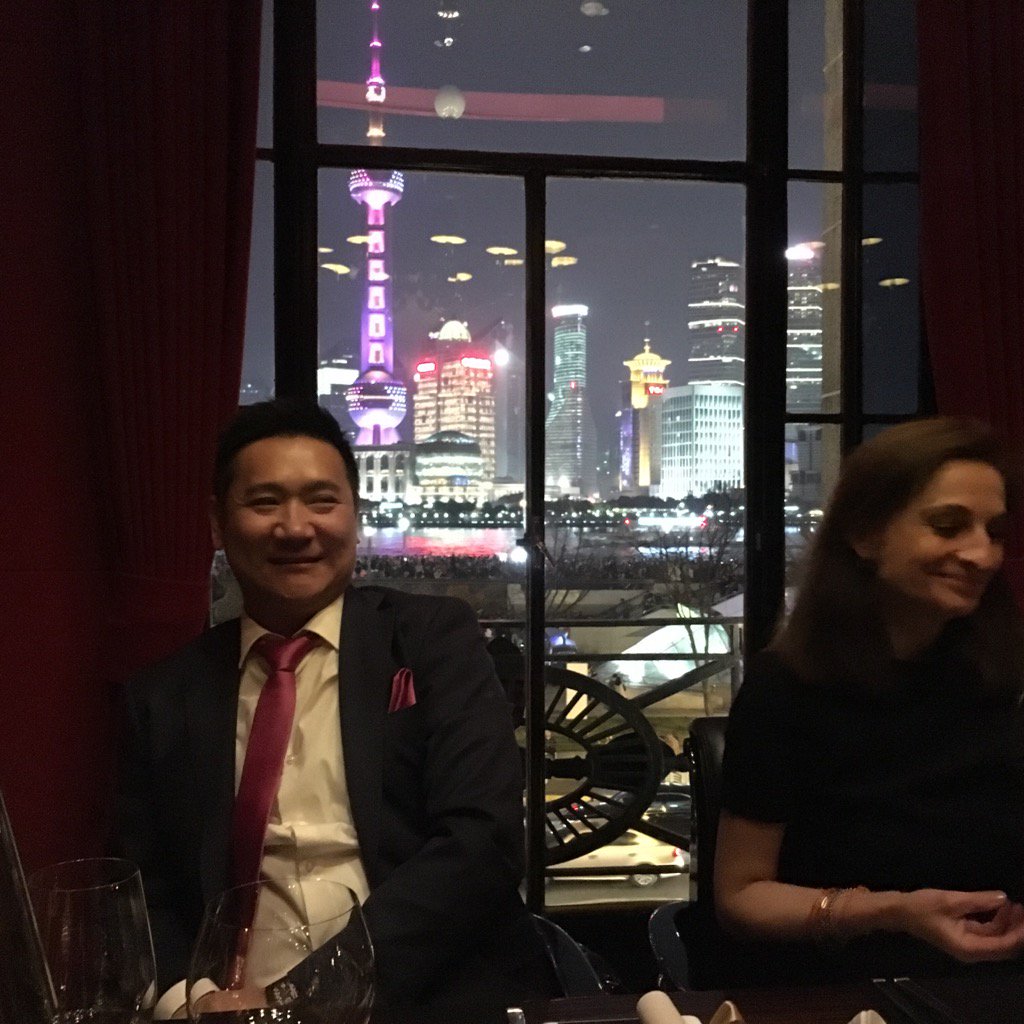L'atelier de Joel Robuchon sur le bund à Shanghaï un nouveau succès de l'amitié sino-francaise. <a href="/France_en_Chine/">La France en Chine 🇫🇷🇪🇺 法国驻华使馆</a>
