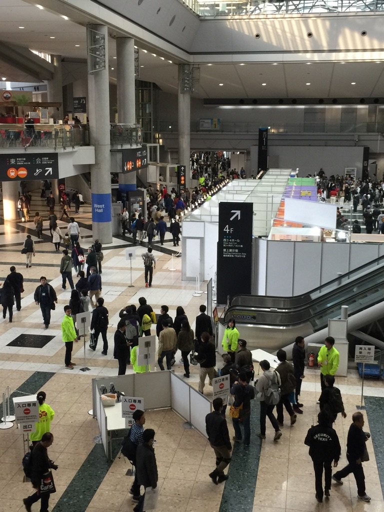 TokyoMotorcycle's tweet photo. 17:00になりました。今年も沢山の皆様にご来場いただき、誠にありがとうございました！また来年お会いしましょう！#TMCS #TMCS2016 https://t.co/ntU8lfU9Y9